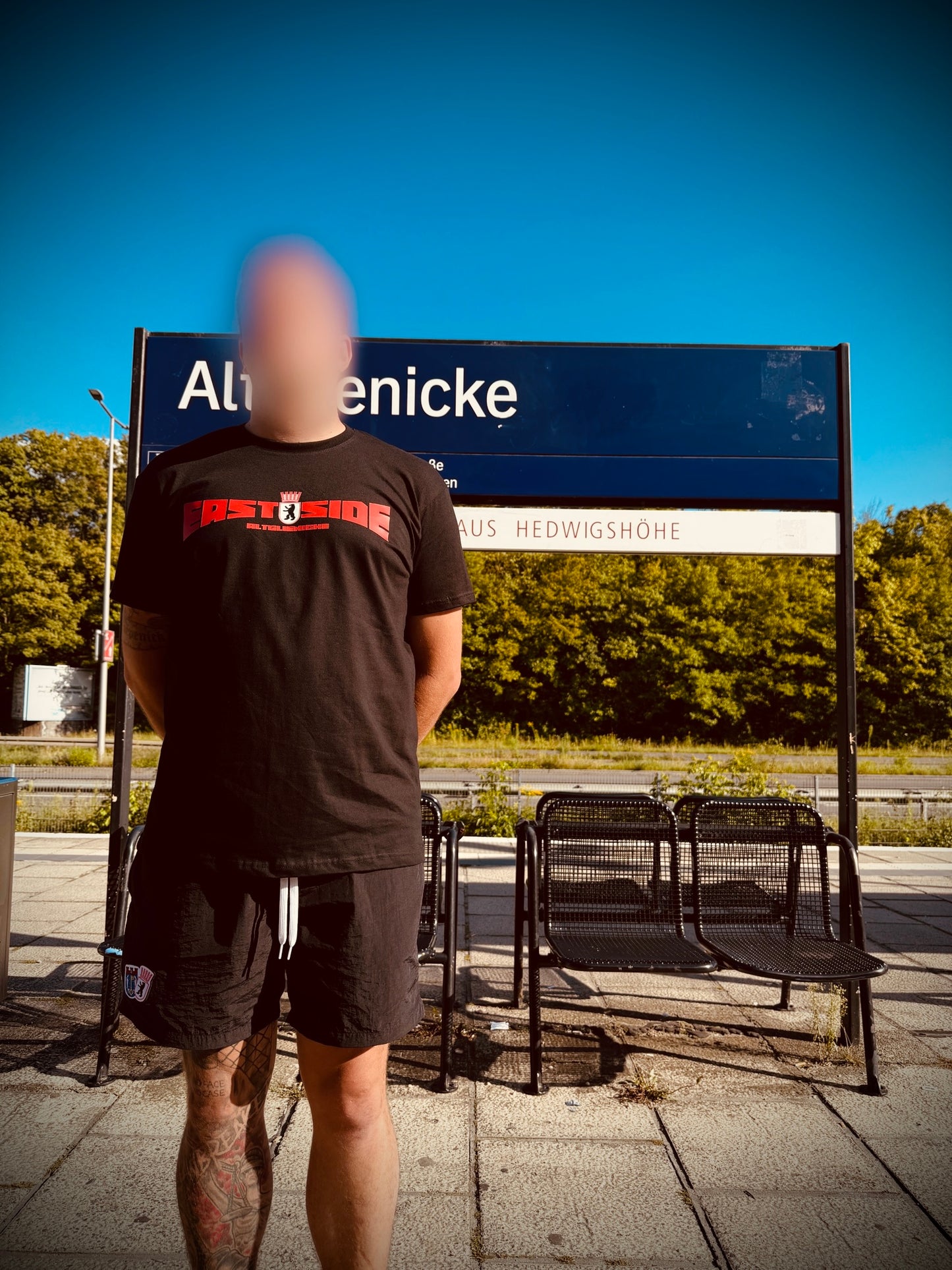 EastSide + Kiez schwarz/rot T-Shirt