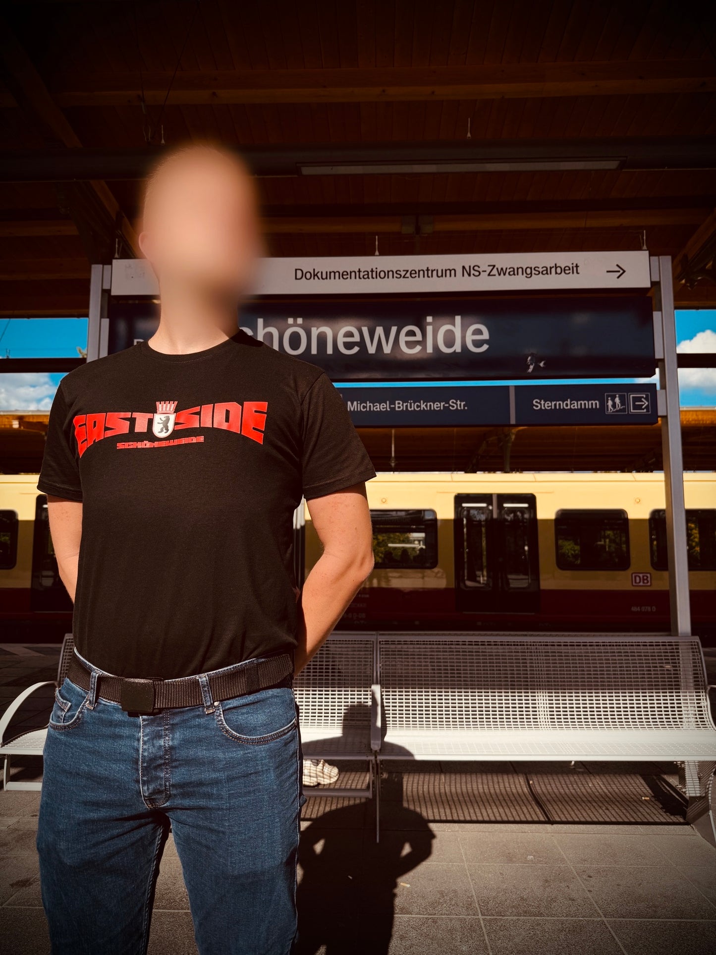 EastSide + Kiez schwarz/rot T-Shirt